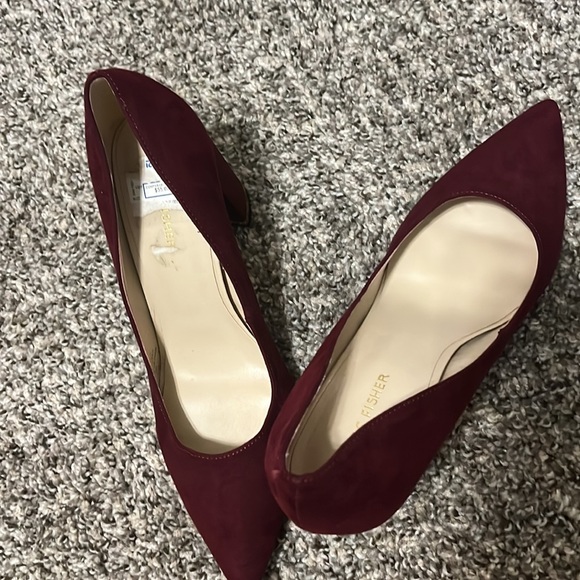 Women’s Burgundy Heel - Picture 2 of 4